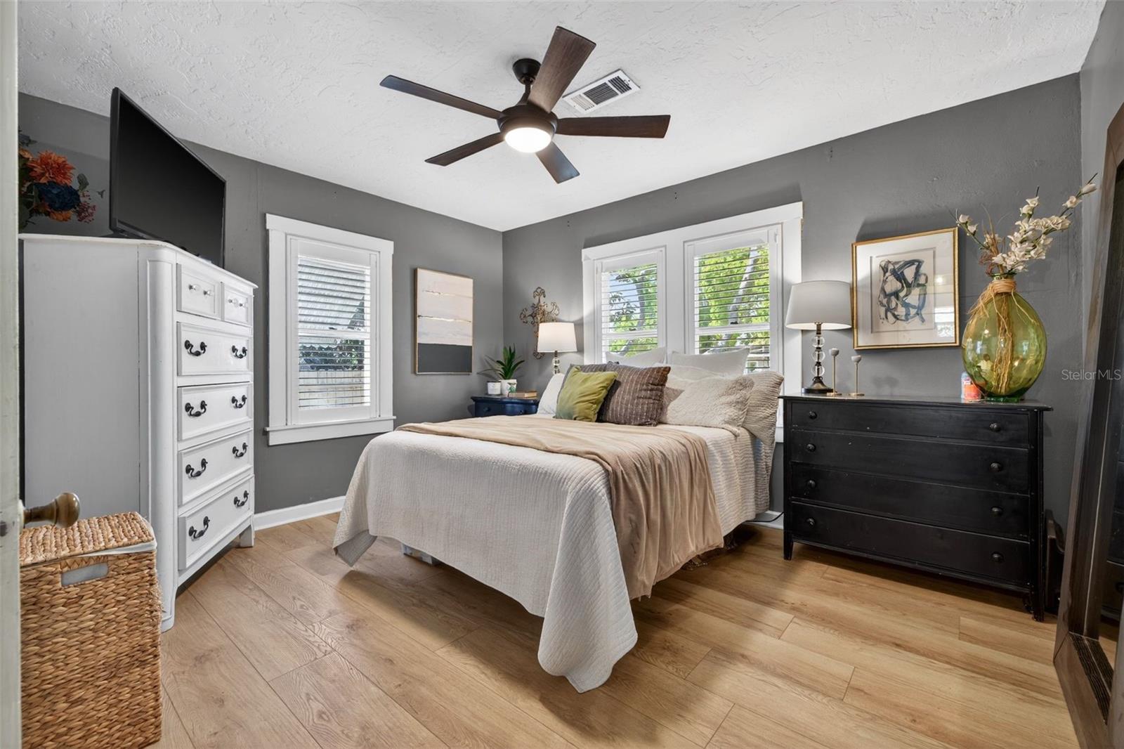 Image 15 of 30 For 2566 14th Avenue N