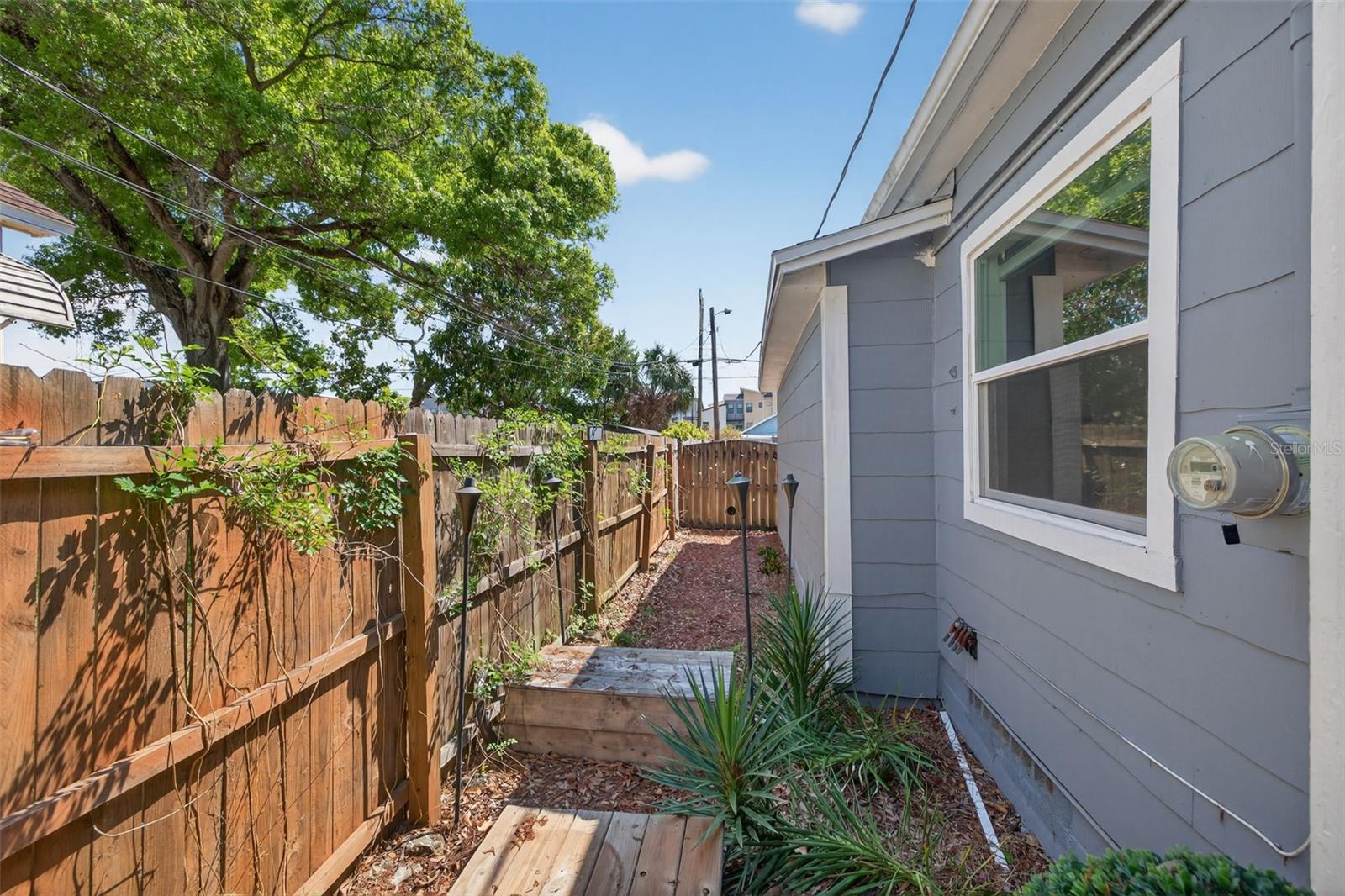 Image 20 of 30 For 2566 14th Avenue N