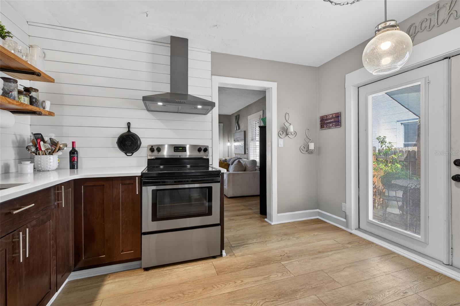 Image 7 of 30 For 2566 14th Avenue N