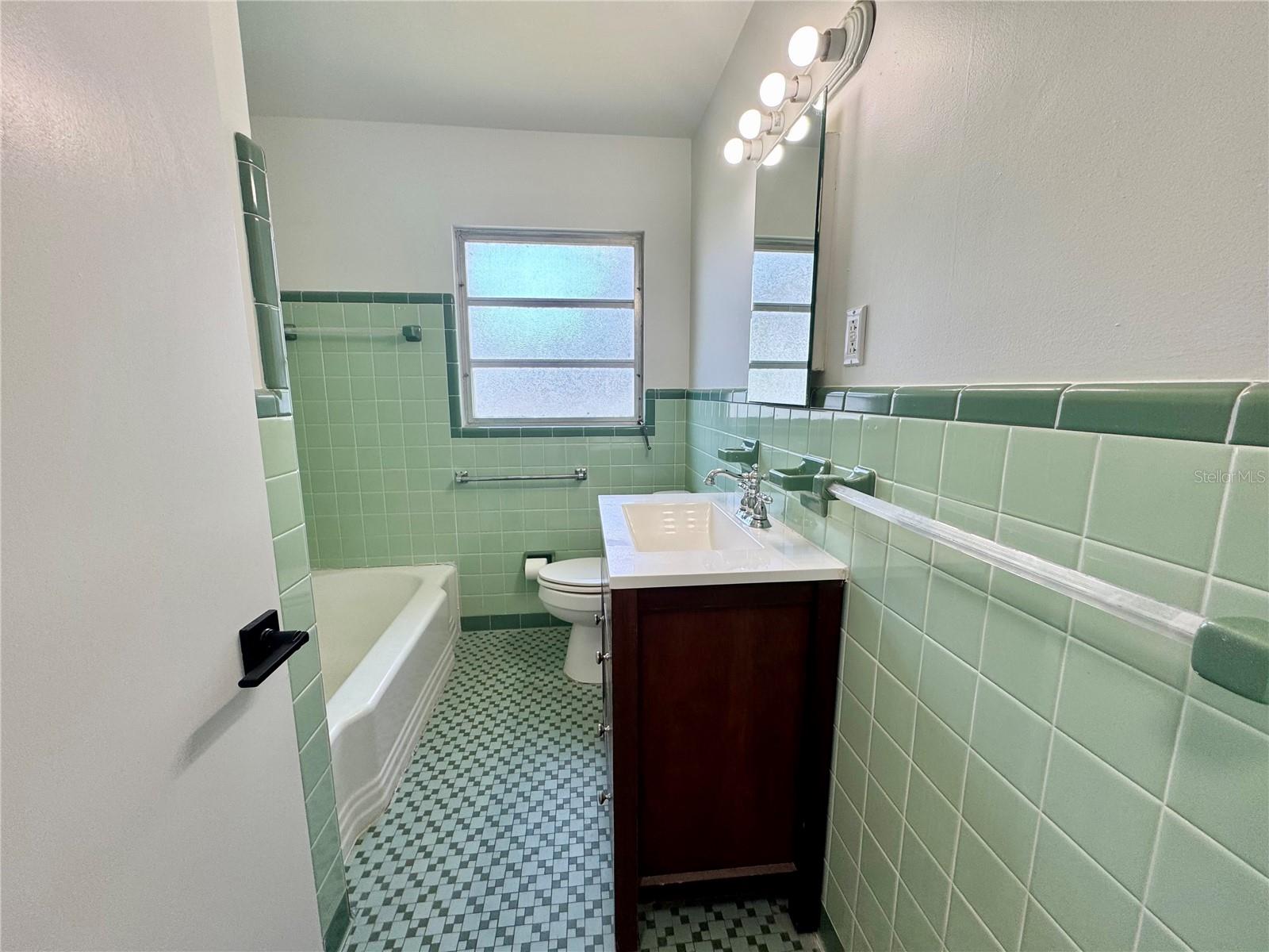 Image 13 of 30 For 637 Beltrees Street