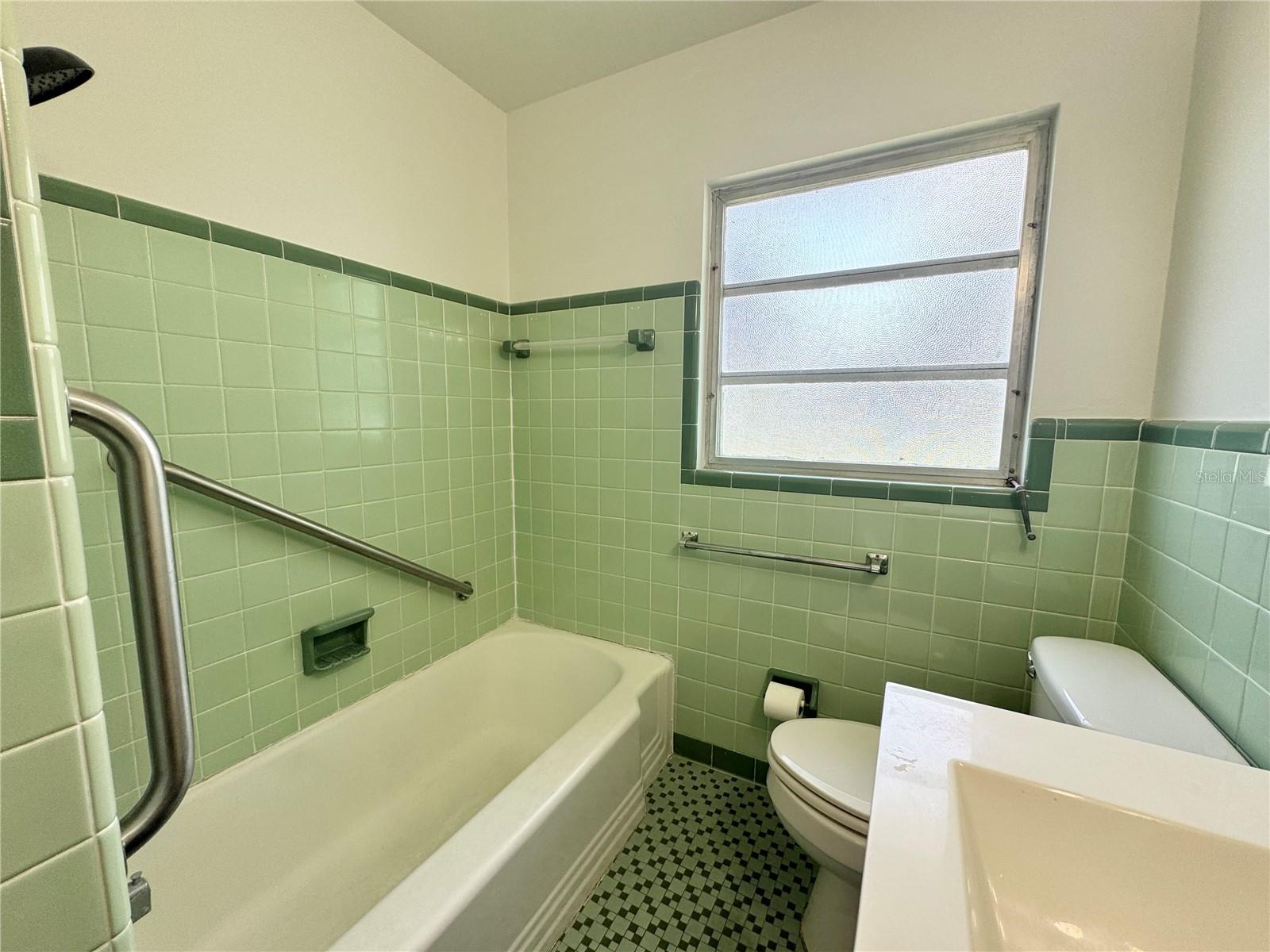 Image 14 of 30 For 637 Beltrees Street