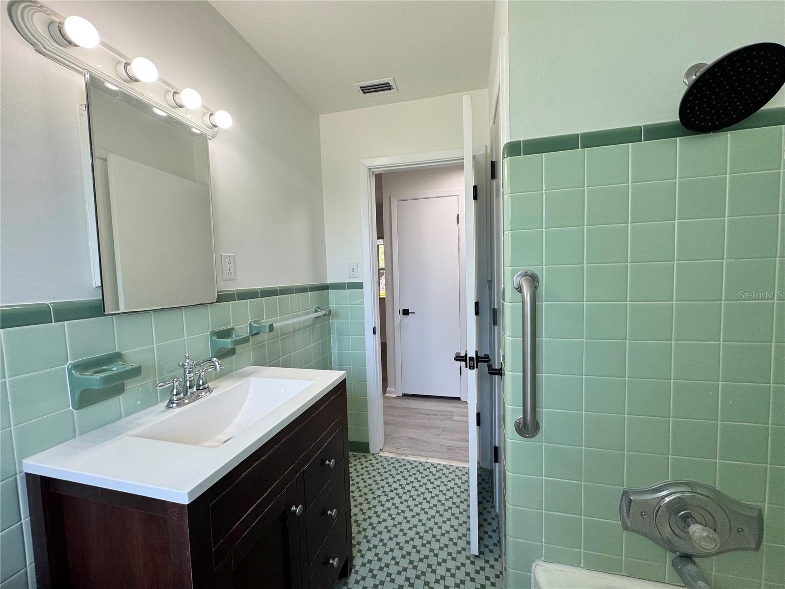 Image 15 of 30 For 637 Beltrees Street