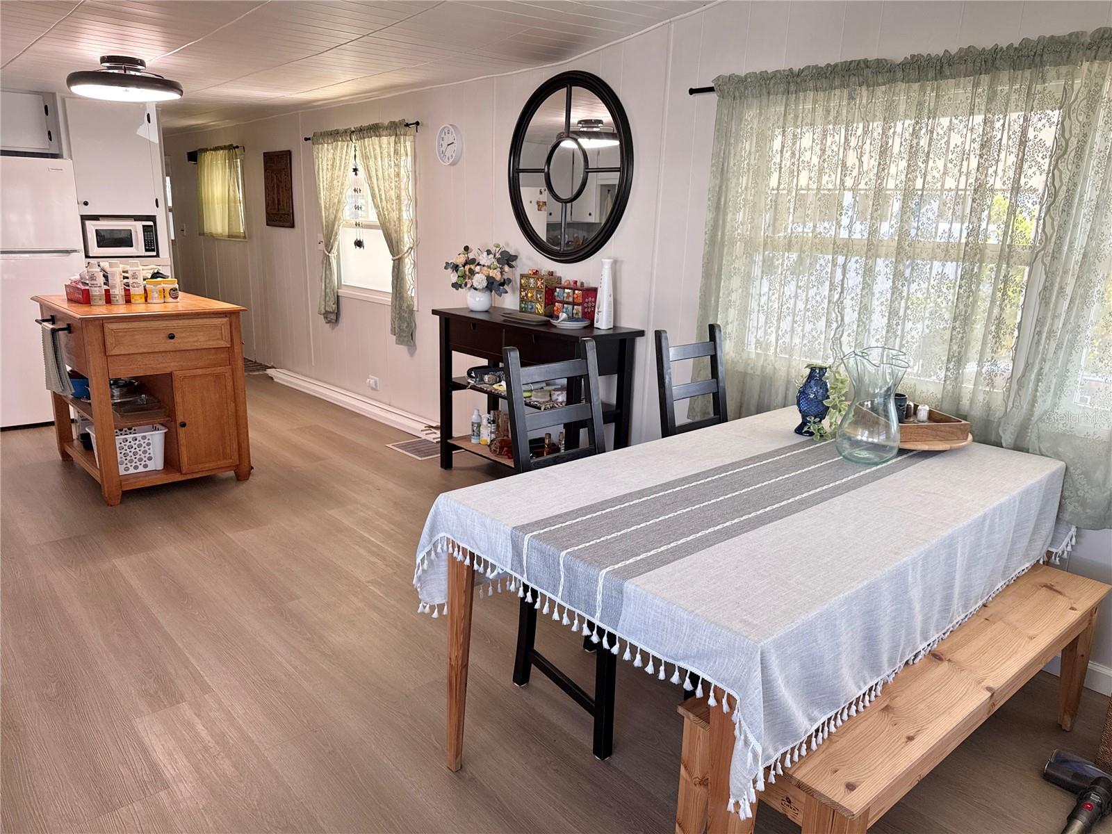 Image 7 of 19 For 7213 Mount Essex Drive Ne 514