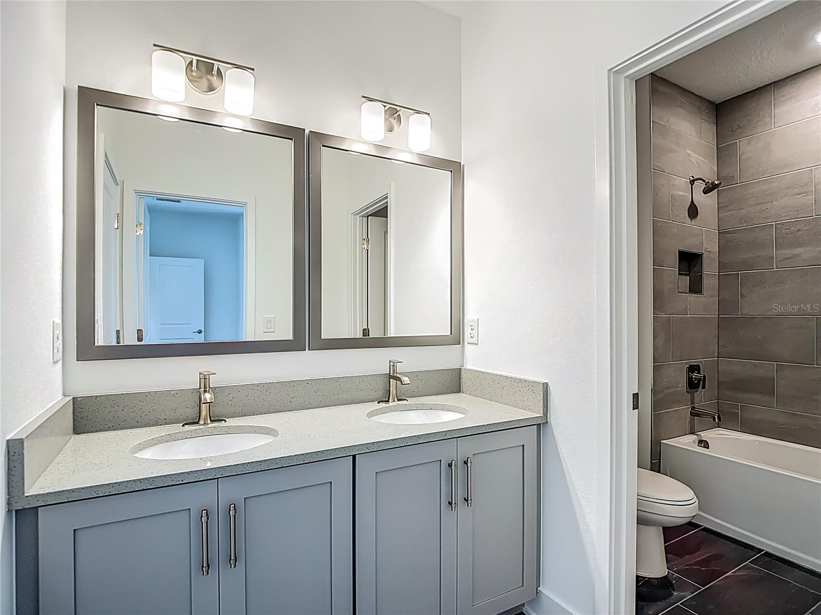 Listing photo id 60 for 4614 Euclid Avenue