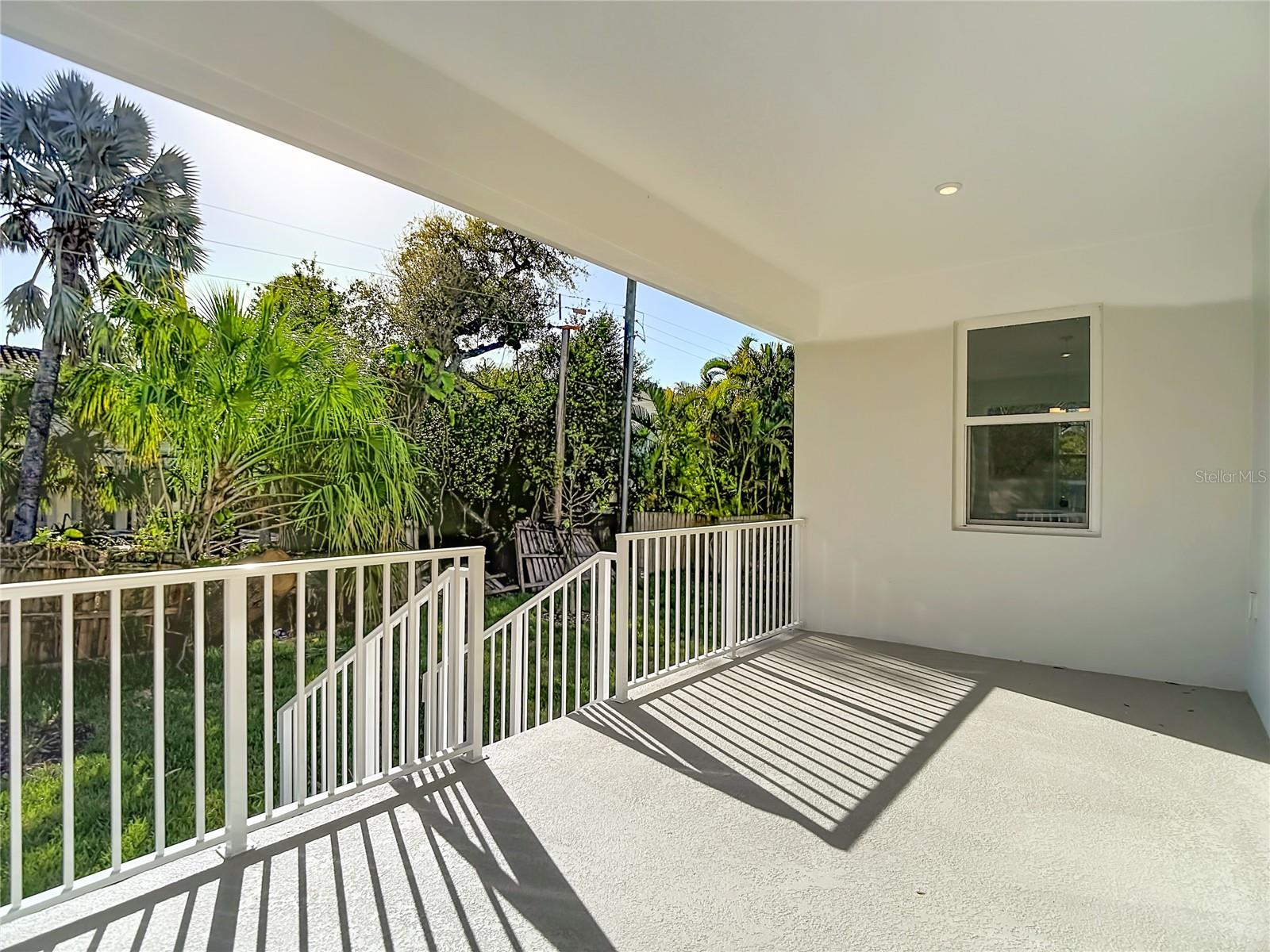 Listing photo id 80 for 4614 Euclid Avenue