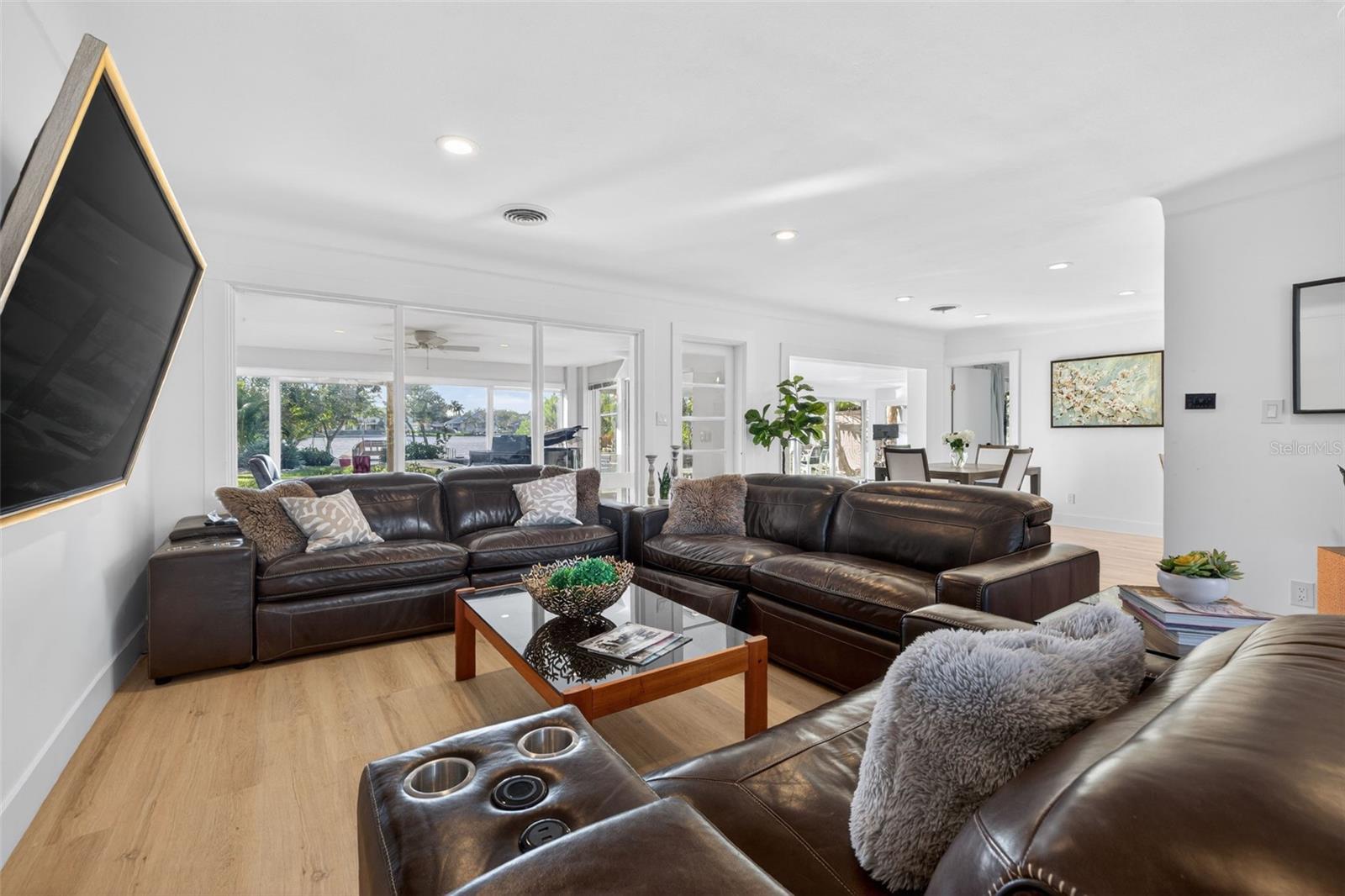 Image 12 of 54 For 490 Coffee Pot Riviera Ne