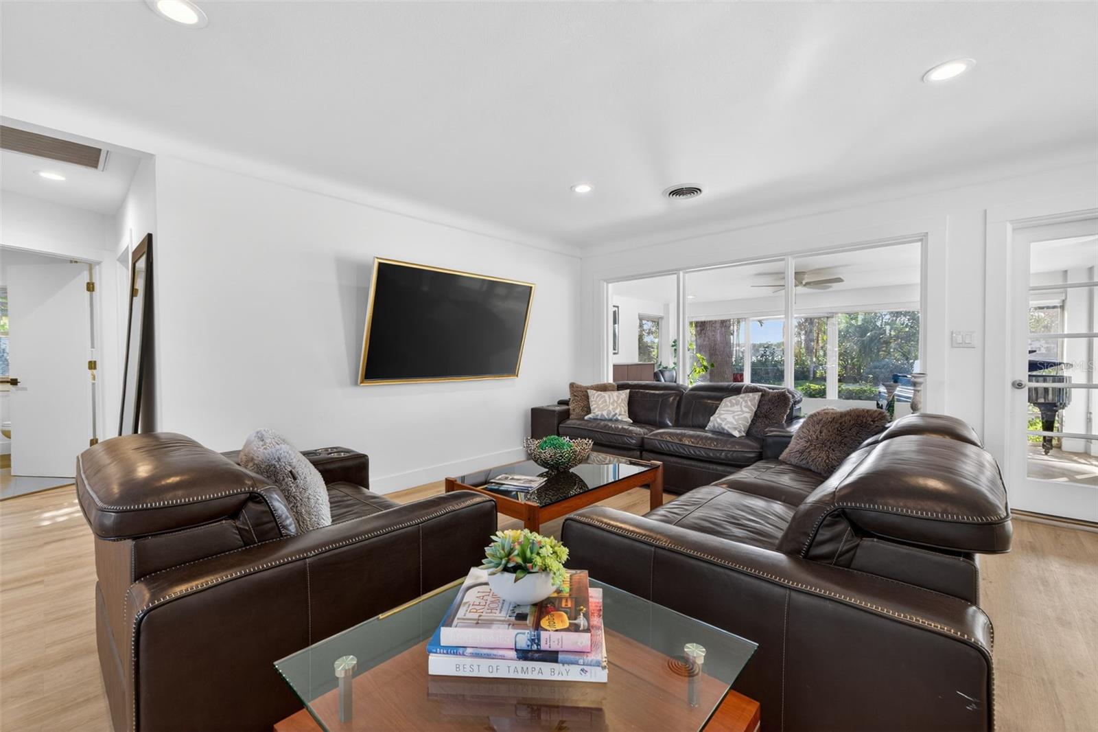 Image 14 of 54 For 490 Coffee Pot Riviera Ne