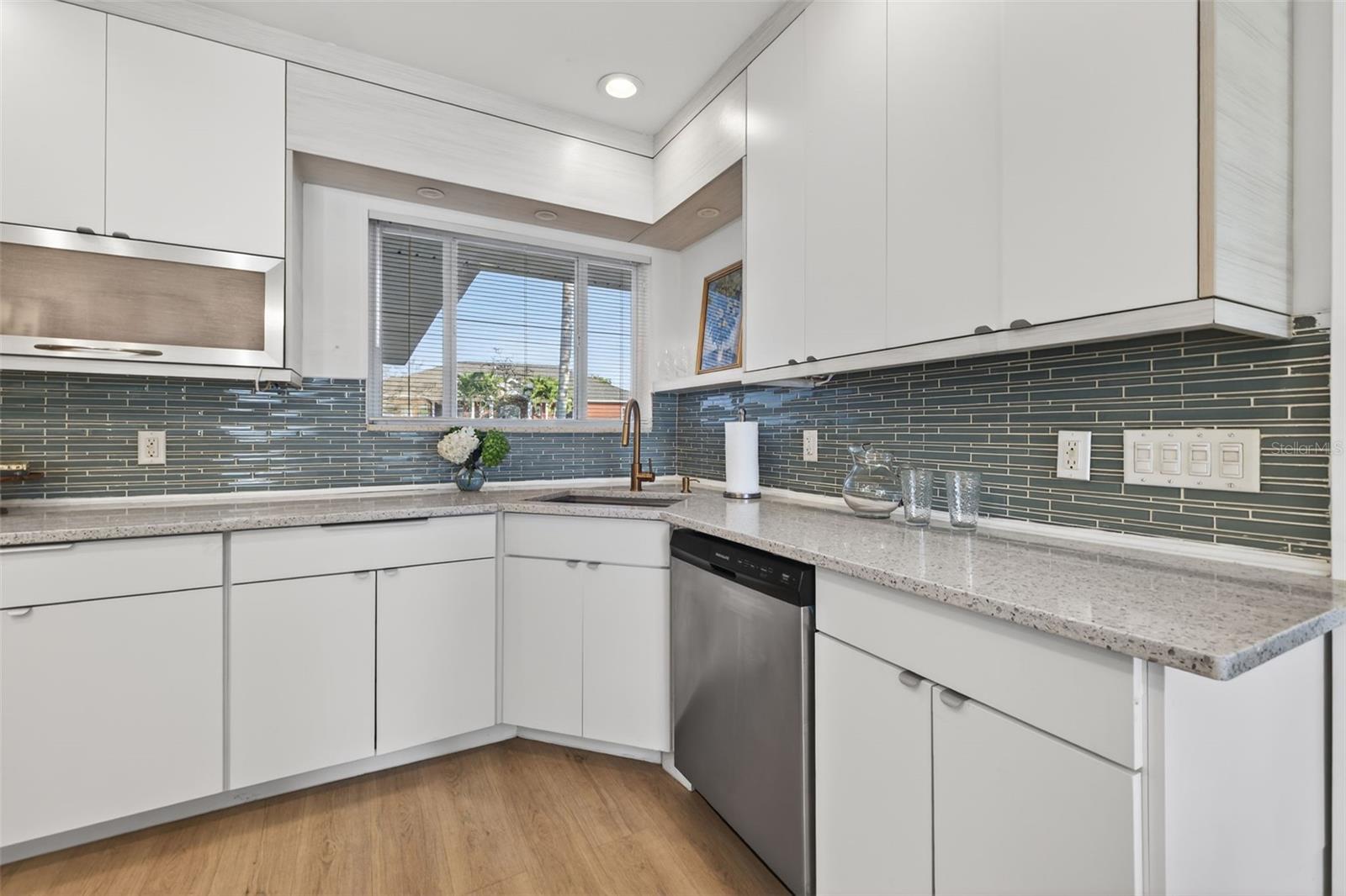 Image 16 of 54 For 490 Coffee Pot Riviera Ne