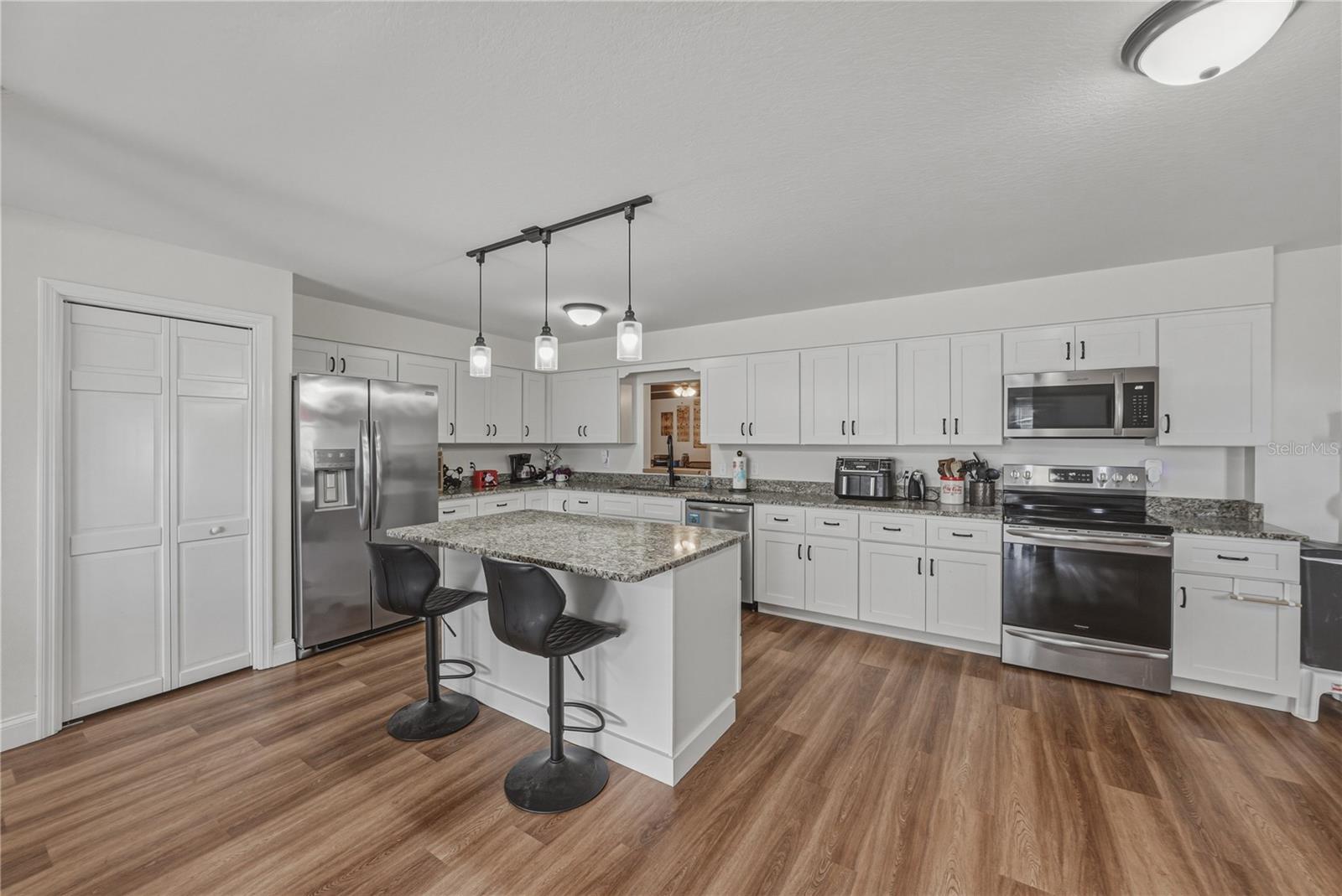 Image 14 of 74 For 609 Pipkin Road