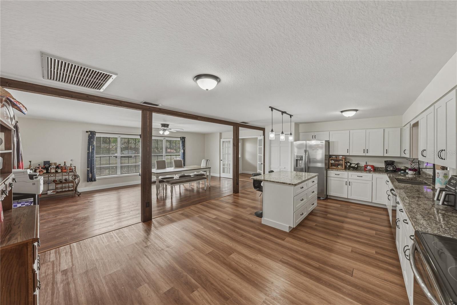 Image 21 of 74 For 609 Pipkin Road