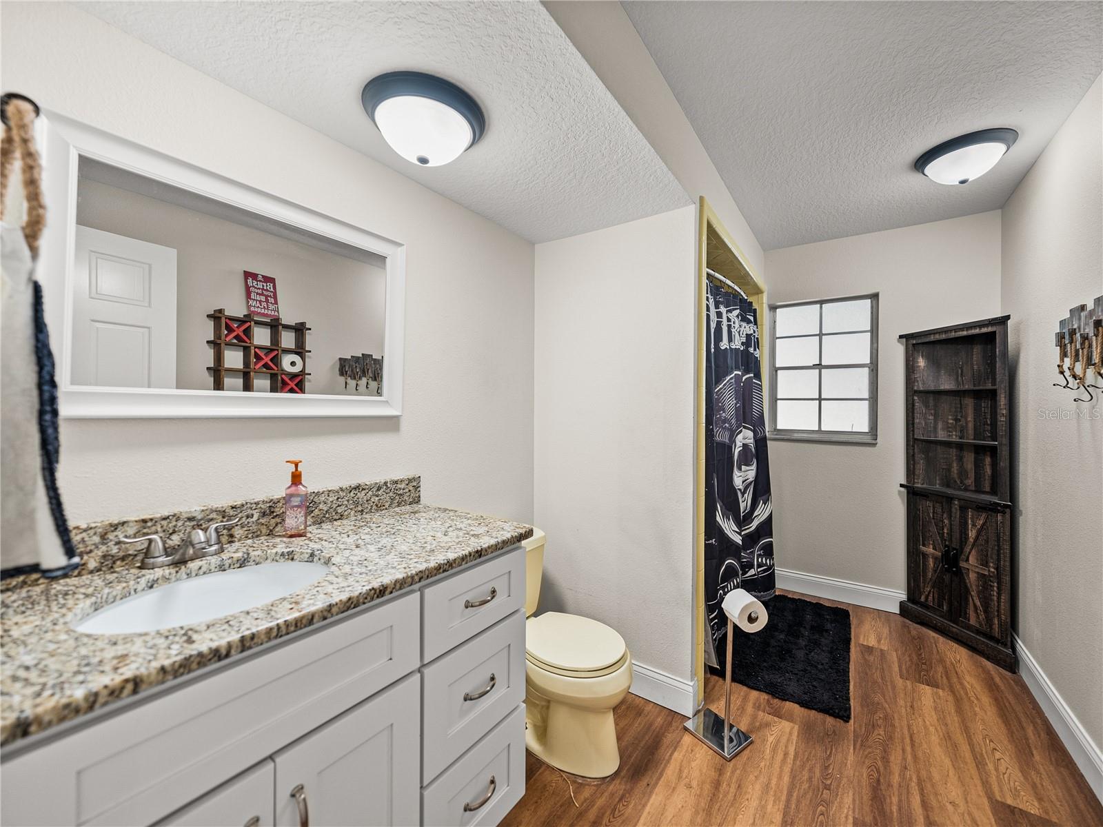 Image 35 of 74 For 609 Pipkin Road