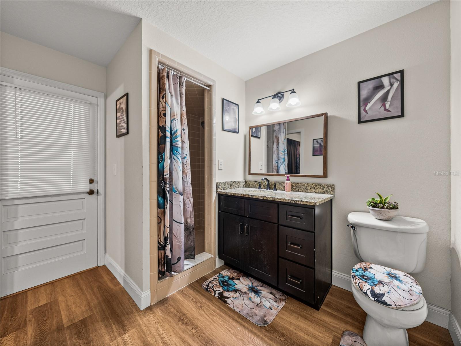 Image 43 of 74 For 609 Pipkin Road