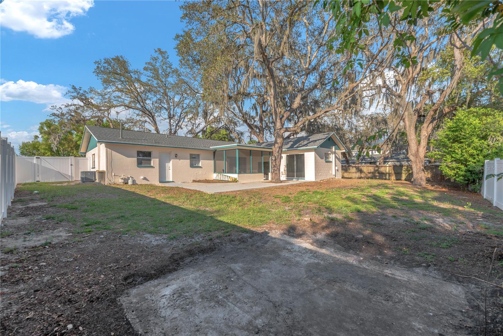 Image 20 of 29 For 1001 Hallwood Loop