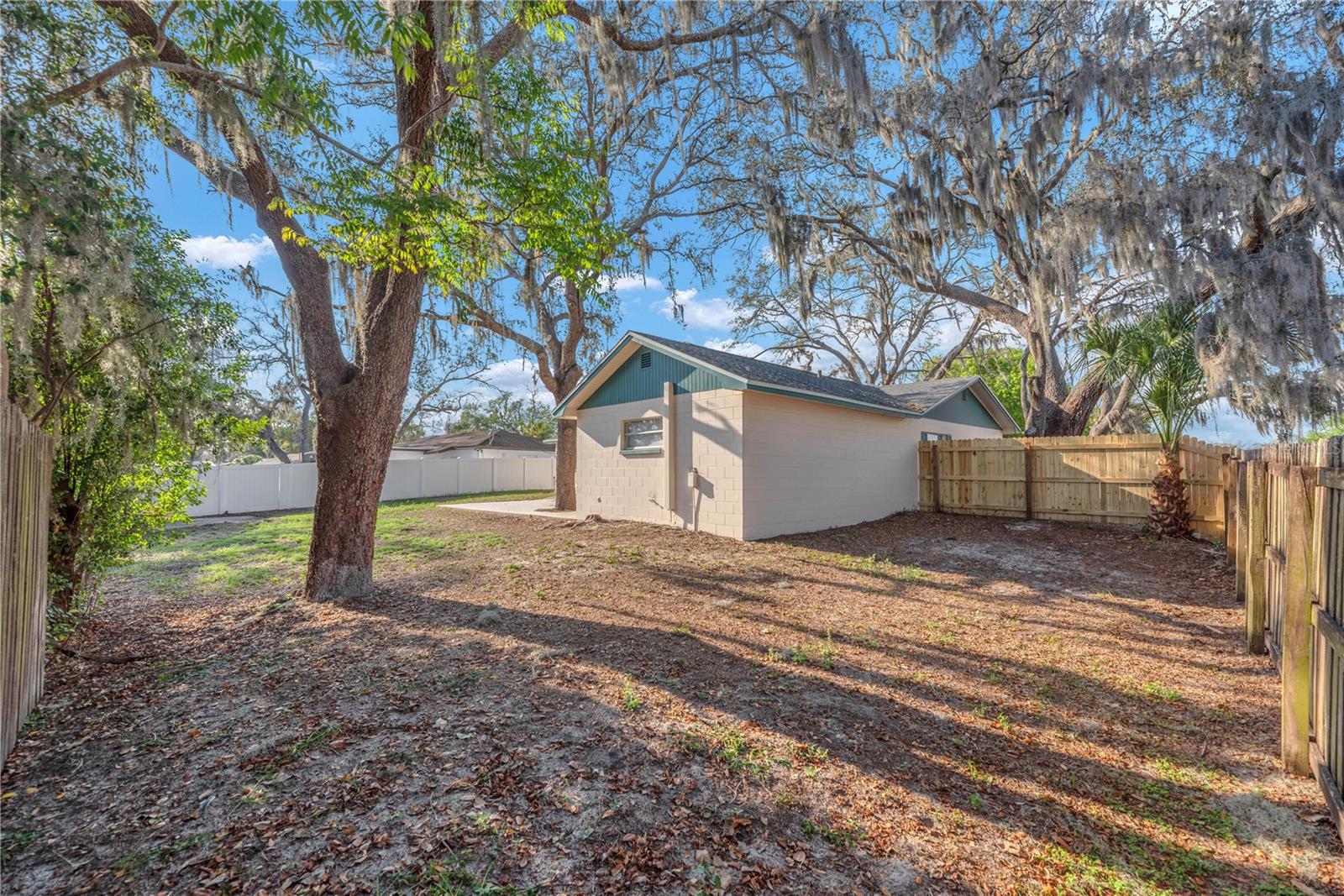 Image 21 of 29 For 1001 Hallwood Loop