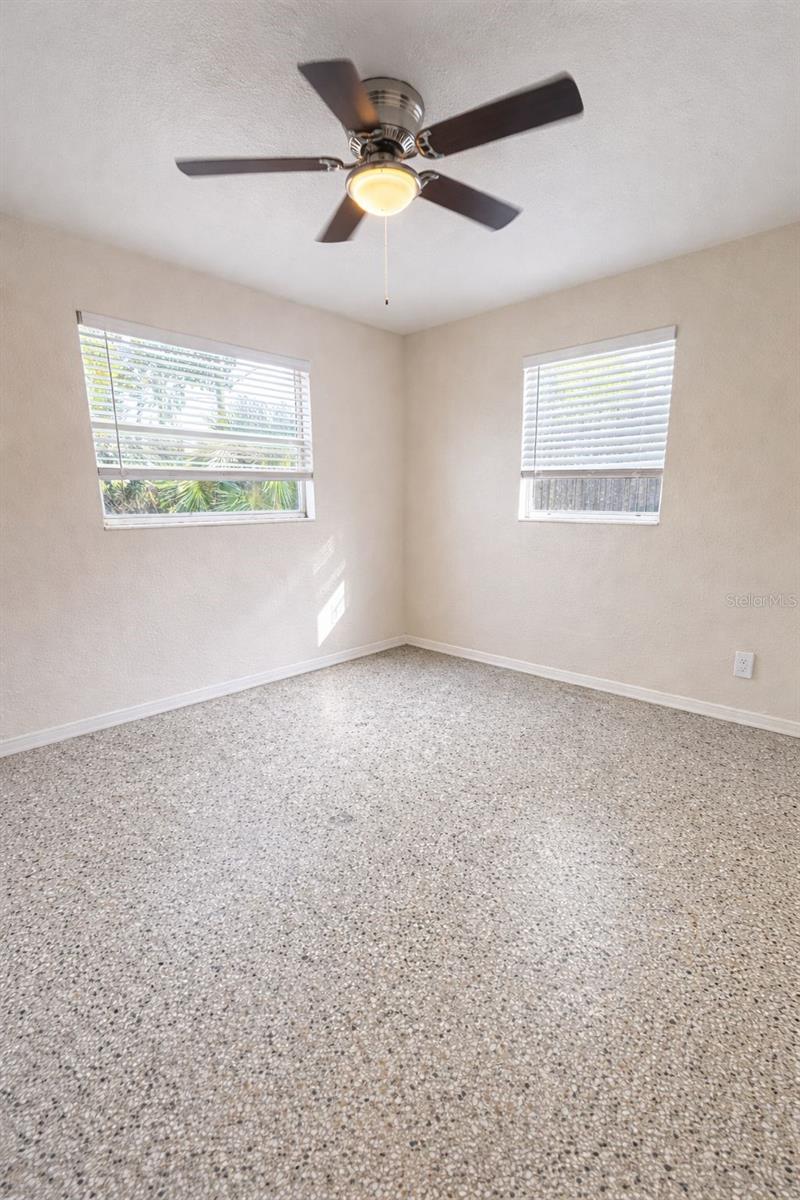 Image 7 of 11 For 3975 Porpoise Drive Se