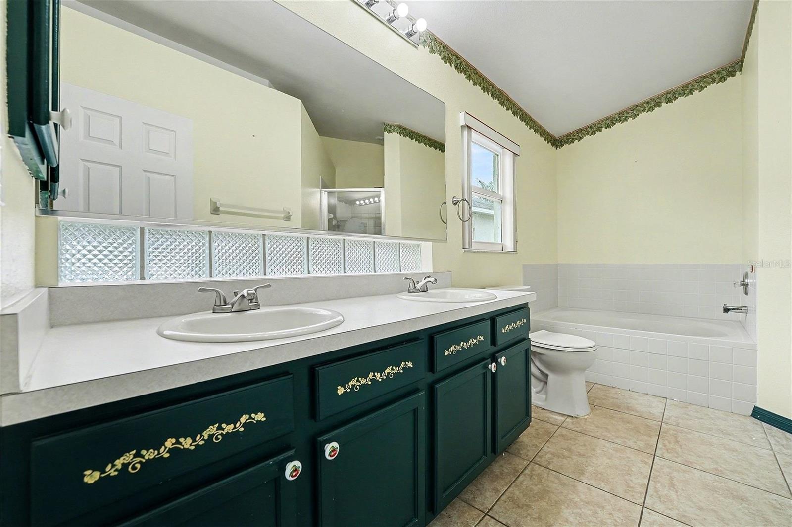 Image 21 of 35 For 162 Canary Island Circle