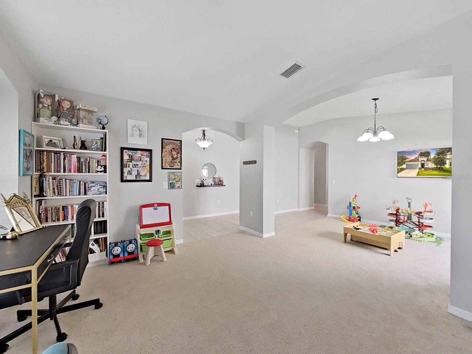 Image 6 of 37 For 14066 Finsbury Drive