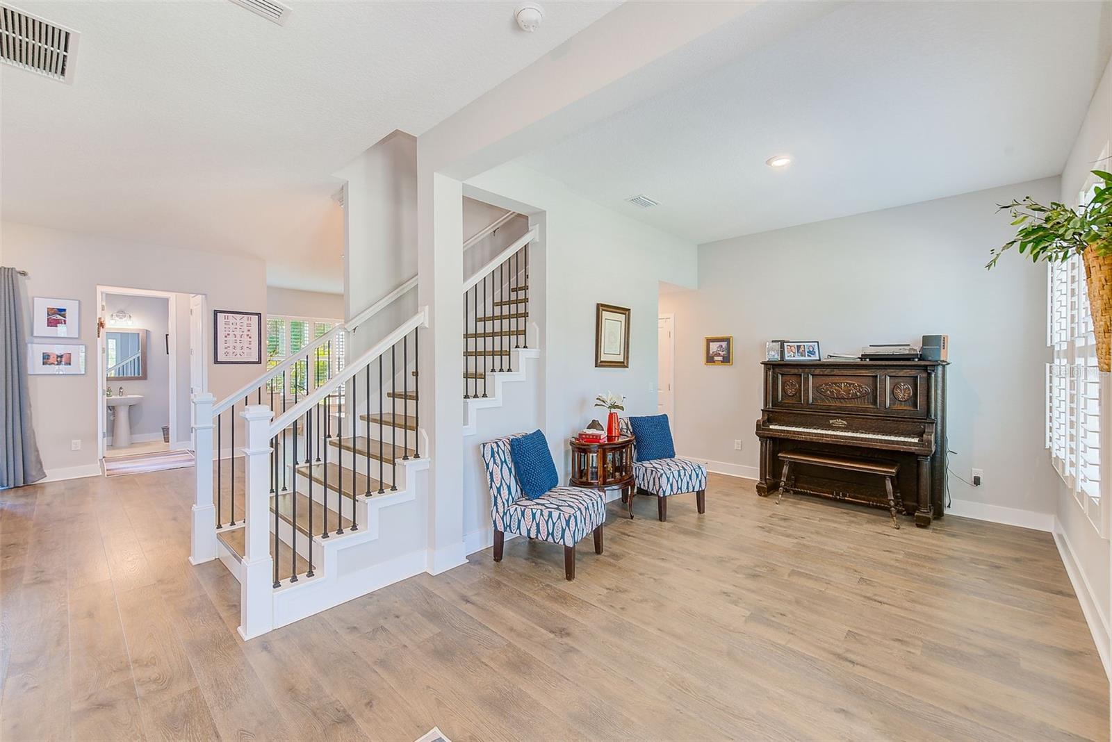 Image 4 of 61 For 4710 El Prado Boulevard