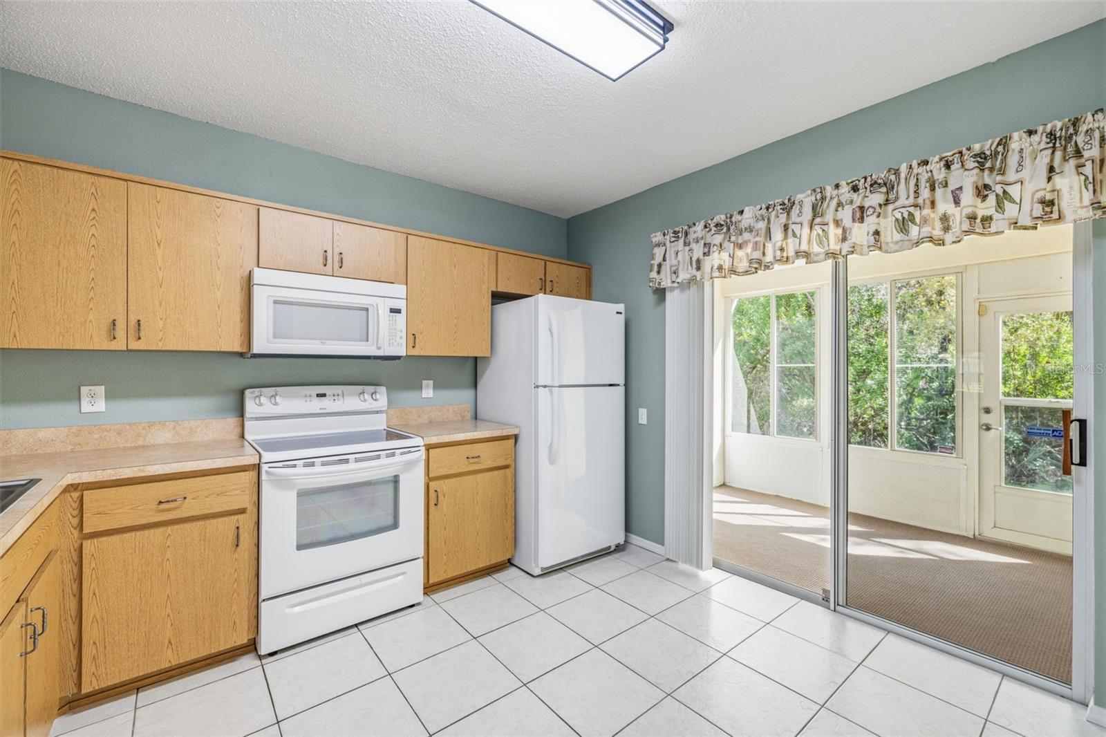 Image 10 of 38 For 5913 Bayside Key Drive