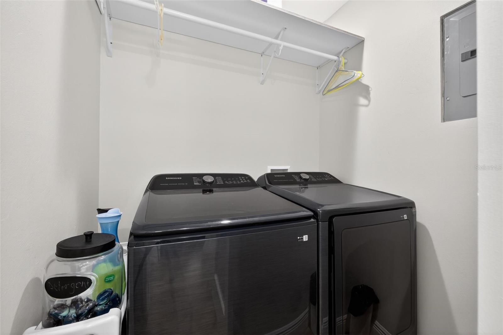 Image 17 of 31 For 4420 Pompano Drive Se