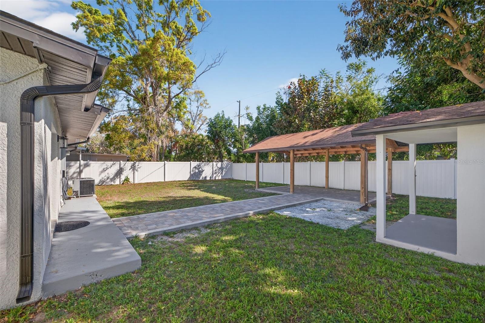 Image 18 of 31 For 4420 Pompano Drive Se