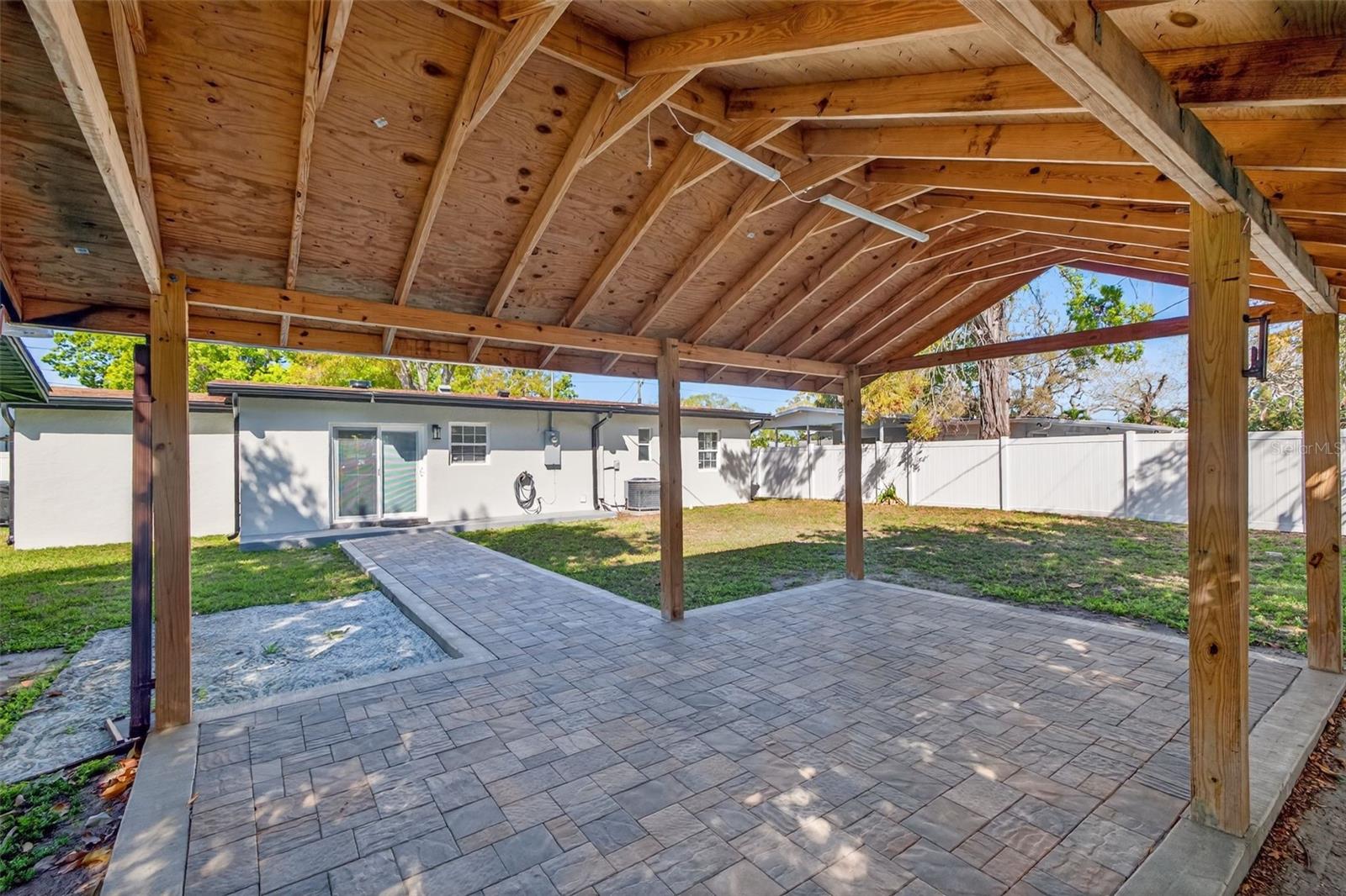 Image 20 of 31 For 4420 Pompano Drive Se