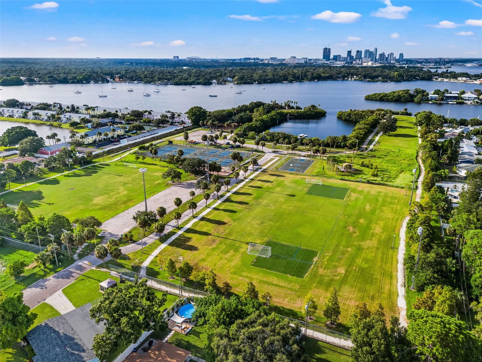 Image 27 of 31 For 4420 Pompano Drive Se