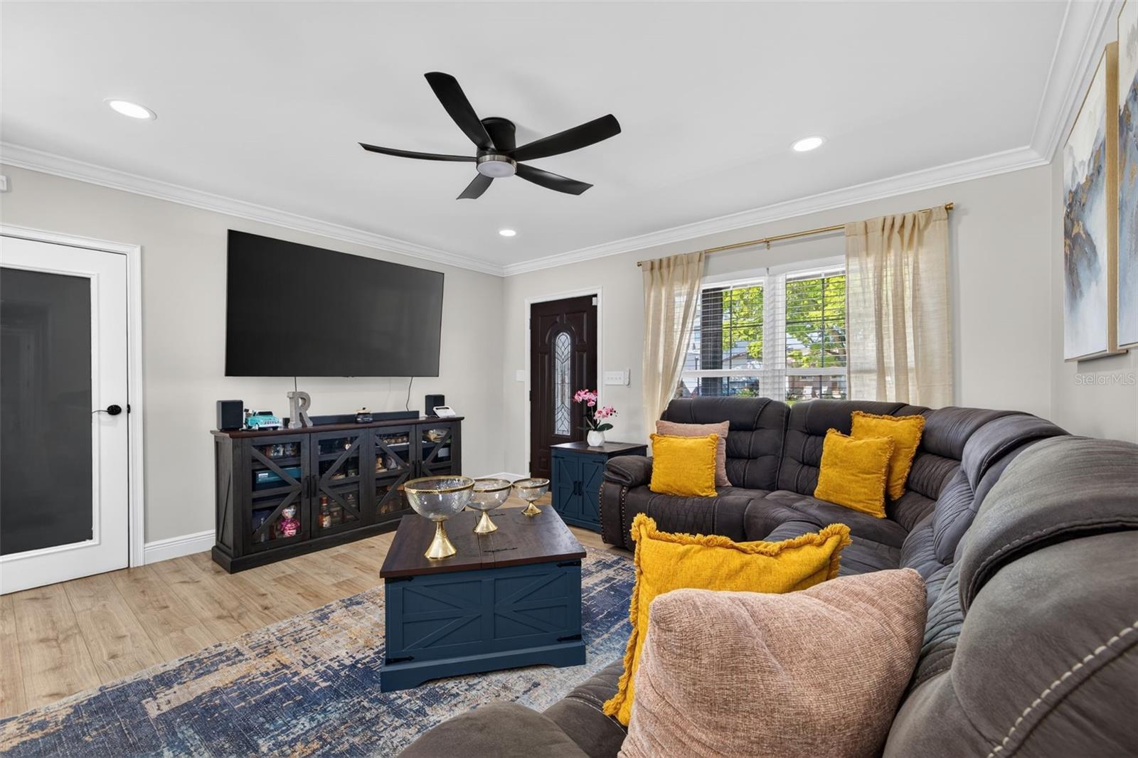 Image 6 of 31 For 4420 Pompano Drive Se