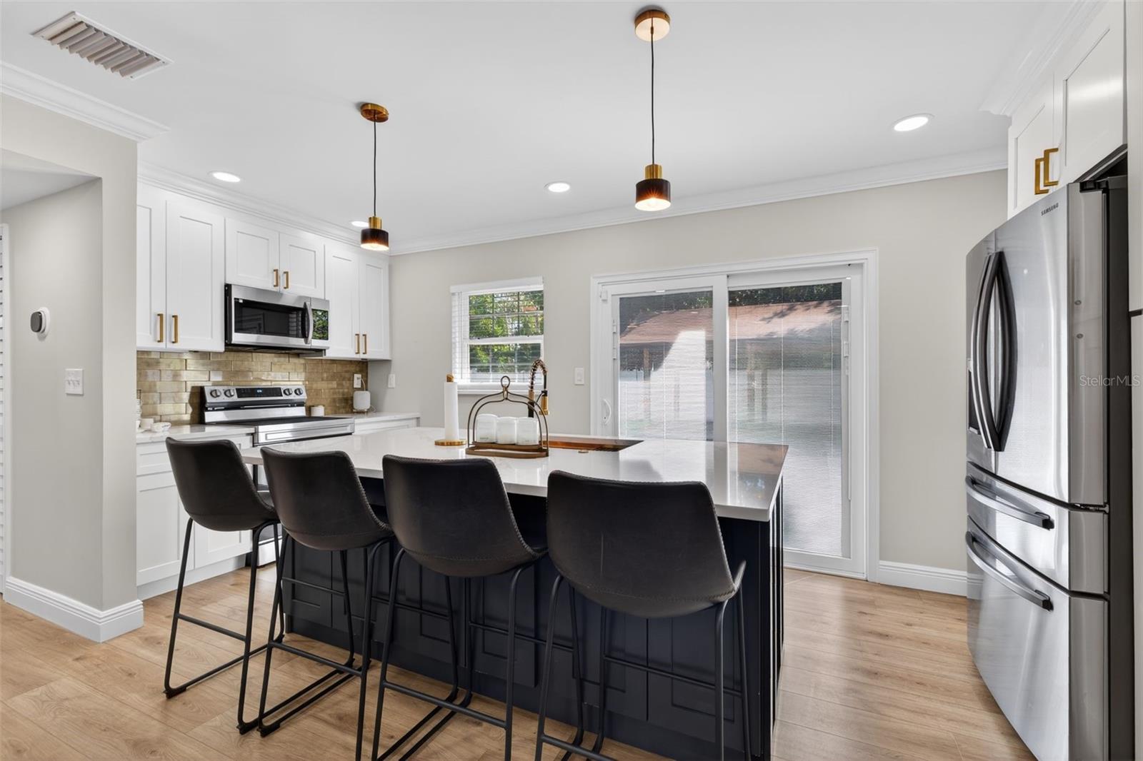 Image 7 of 31 For 4420 Pompano Drive Se