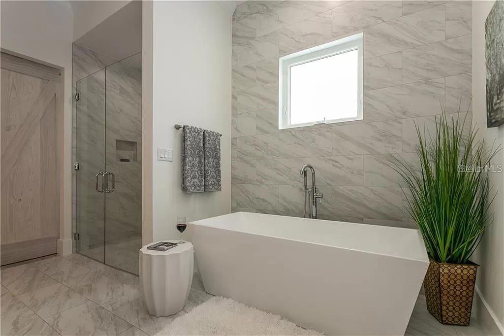 Image 17 of 30 For 3611 2nd Avenue N