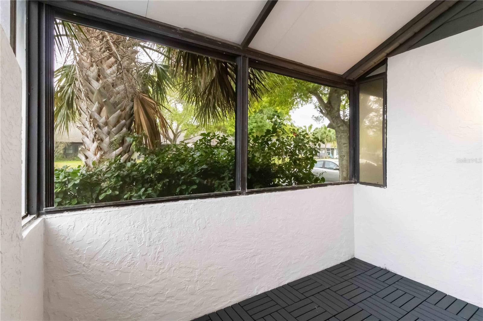 Image 21 of 23 For 602 Rodeo Drive