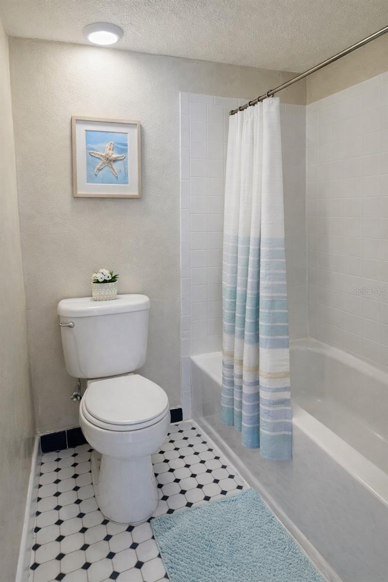 Image 5 of 9 For 8921 Blind Pass Road 244