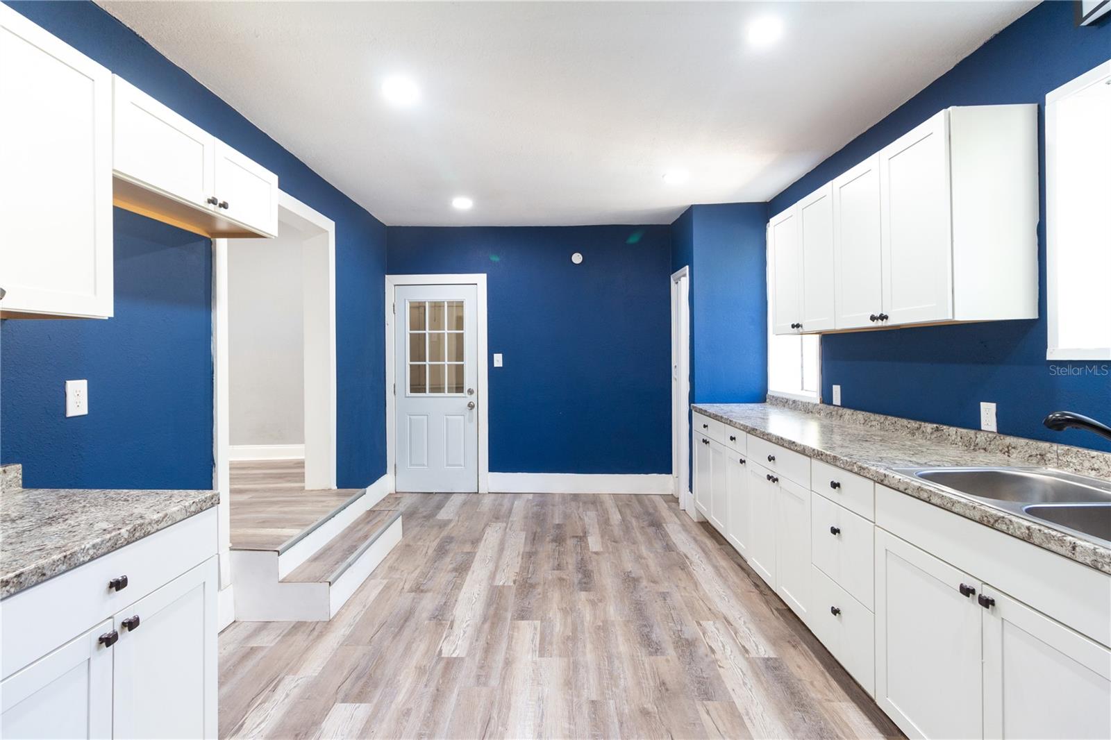 Image 5 of 32 For 7811 Watson Street