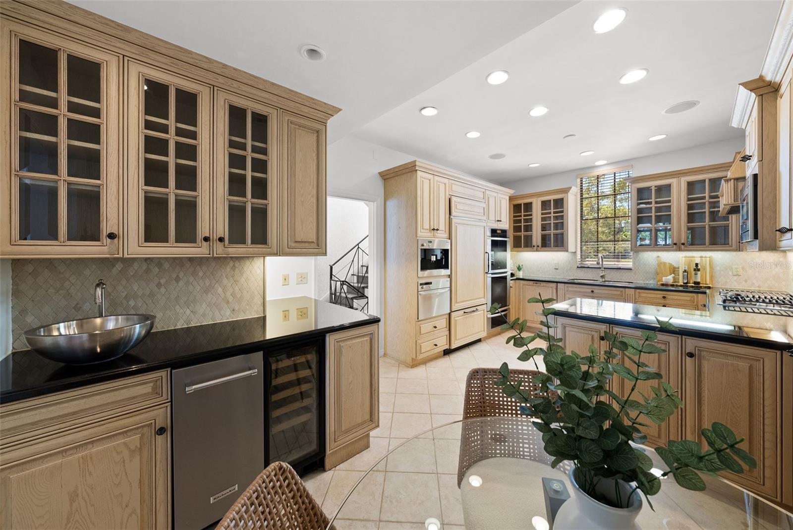 Image 17 of 84 For 5010 Bayshore Boulevard 4