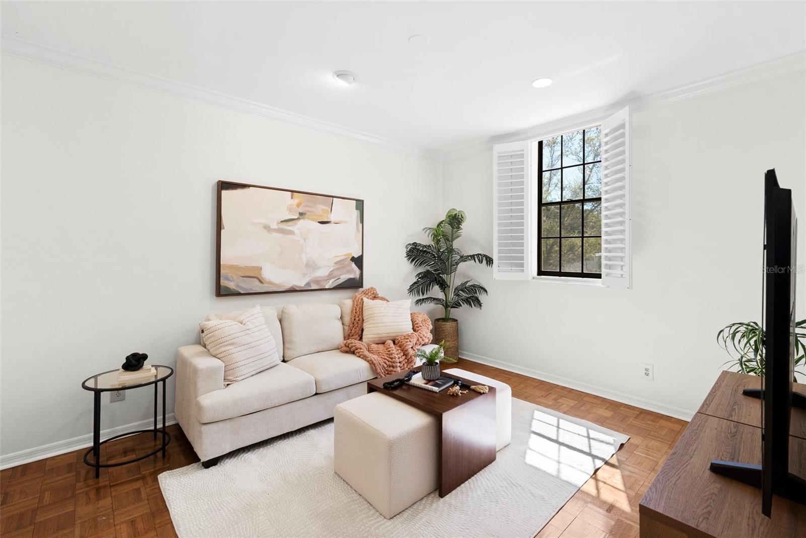 Image 22 of 84 For 5010 Bayshore Boulevard 4