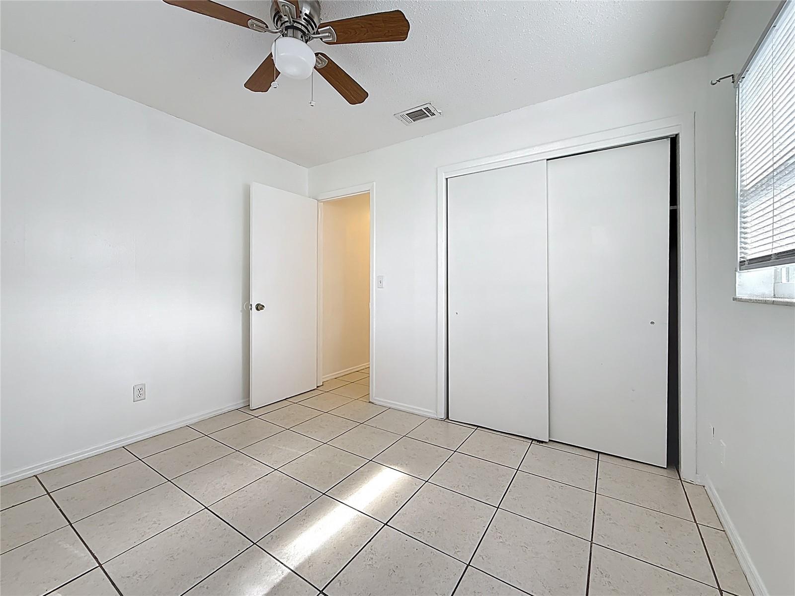 Listing photo id 8 for 2319 18th Avenue Sw