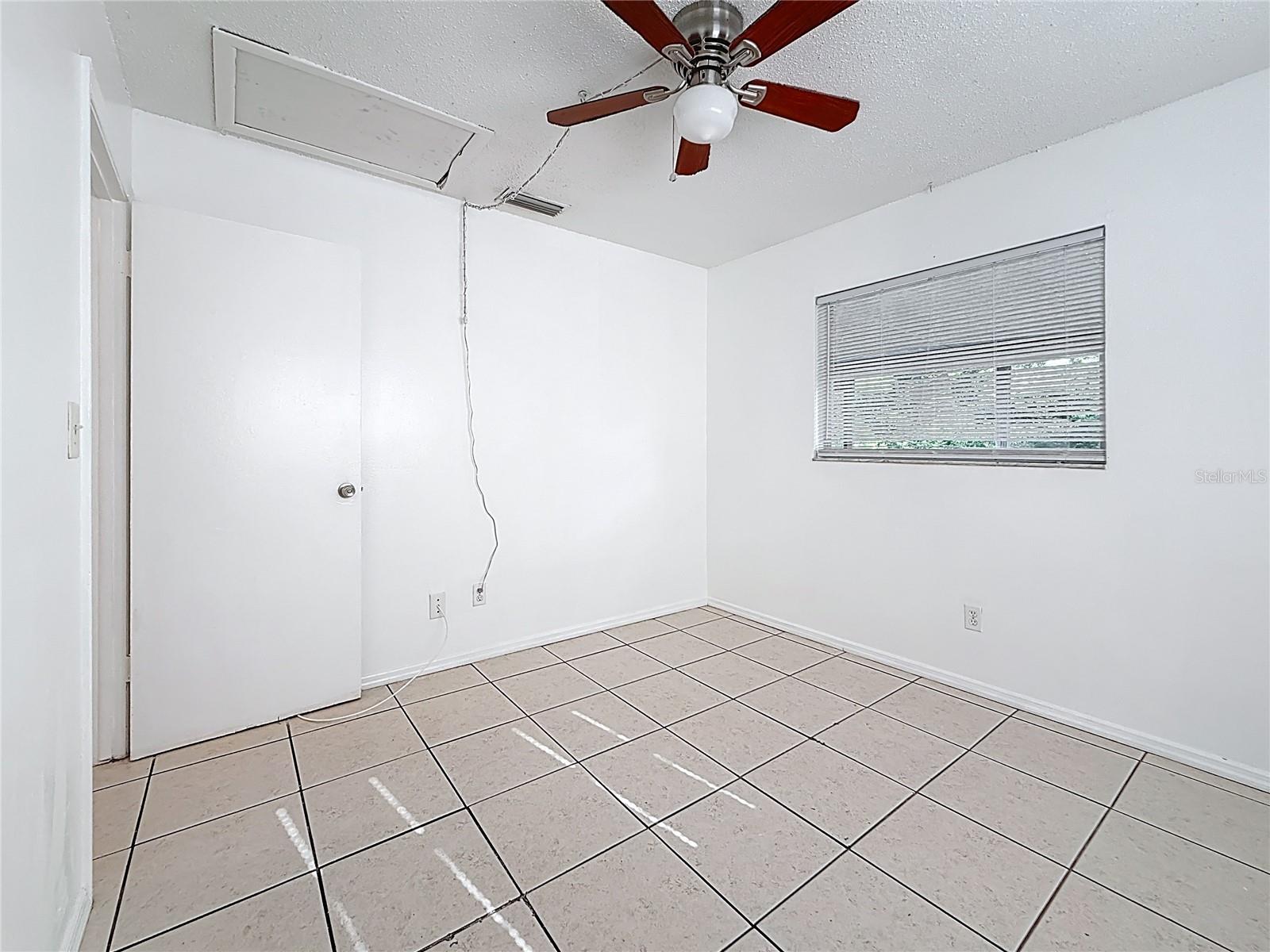 Listing photo id 13 for 2319 18th Avenue Sw