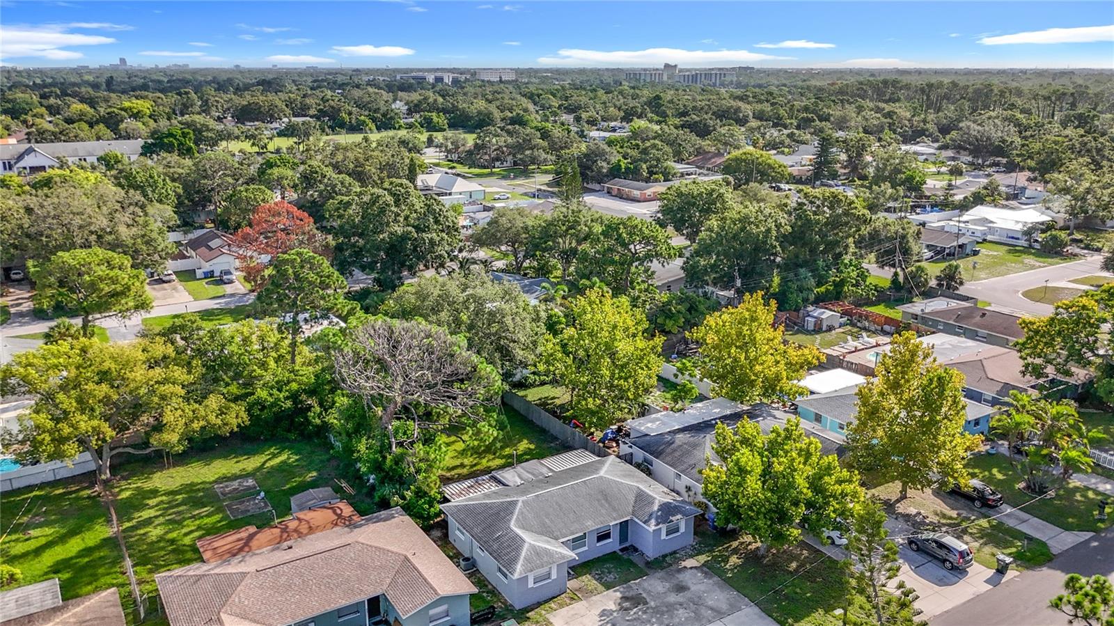 Listing photo id 37 for 2319 18th Avenue Sw