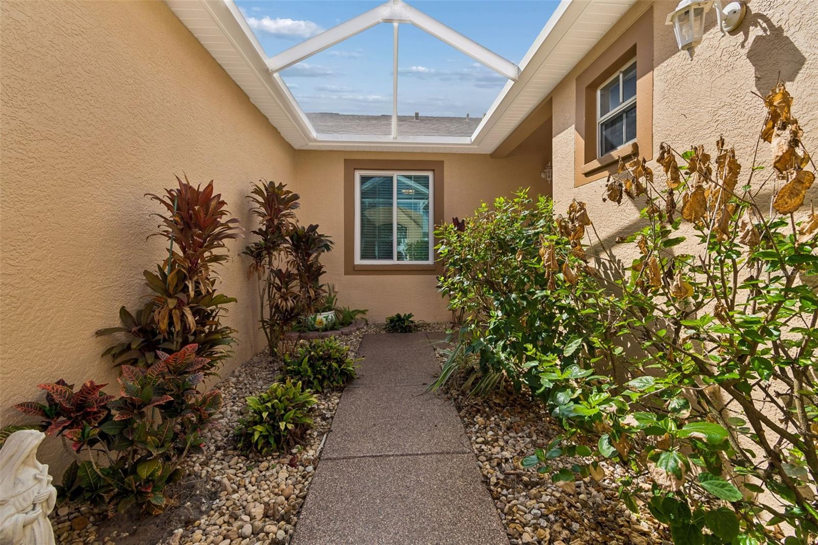 Image 4 of 80 For 20930 Jaffa Lane