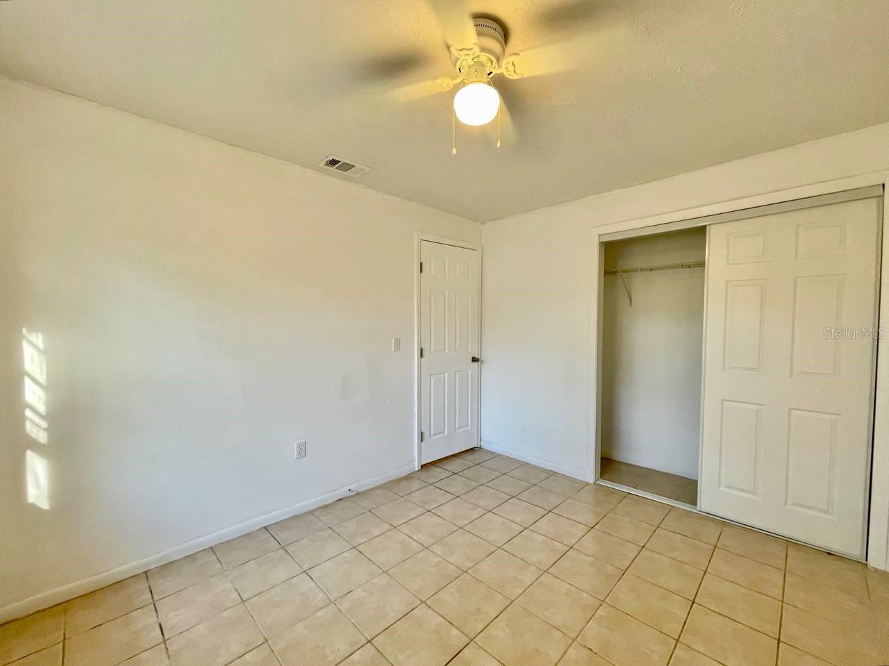 Image 11 of 11 For 3826 Lakeshore Drive B