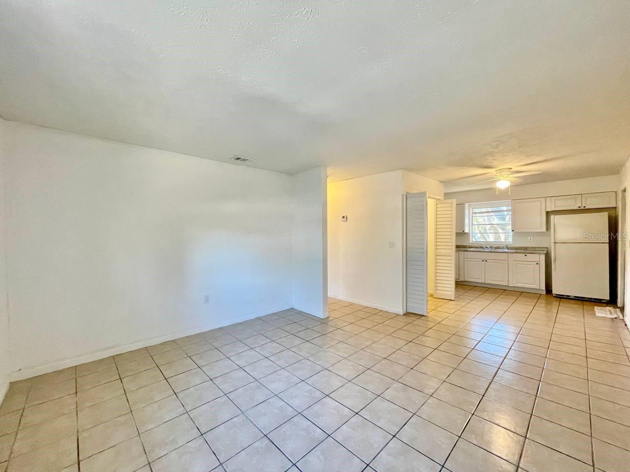 Image 5 of 11 For 3826 Lakeshore Drive B