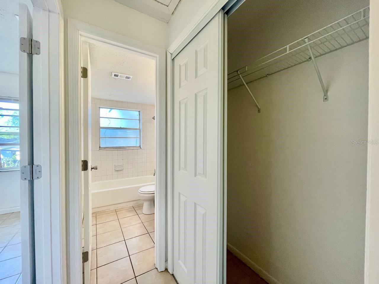 Image 8 of 11 For 3826 Lakeshore Drive B