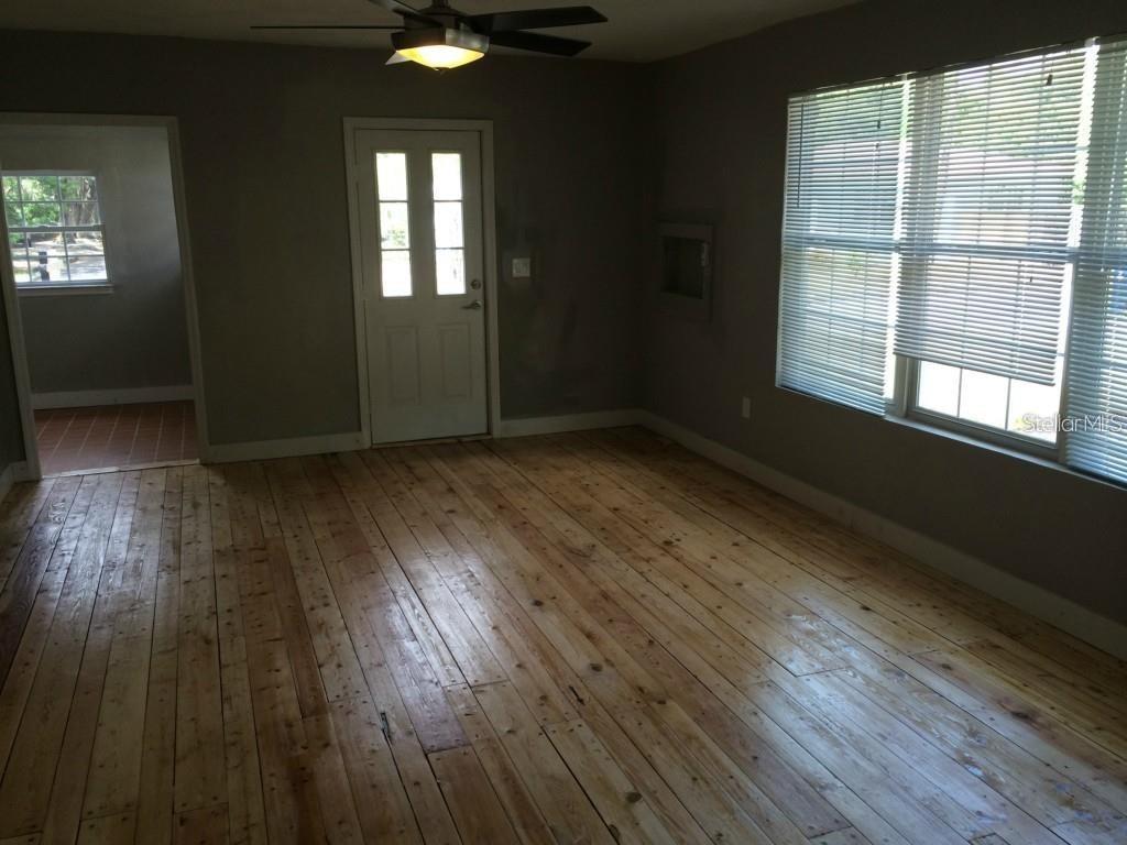 Image 2 of 8 For 514 Plaza Place