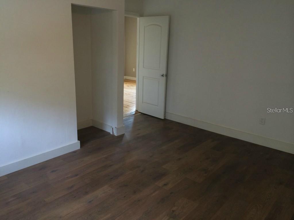 Image 6 of 8 For 514 Plaza Place