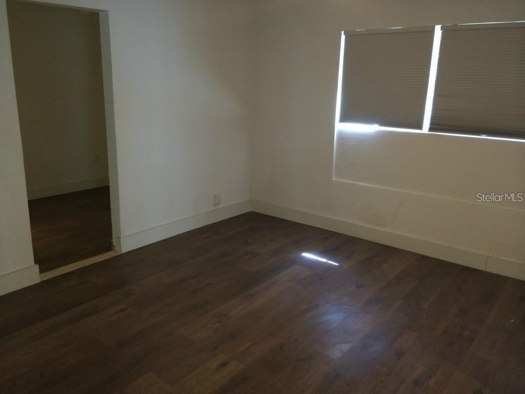 Image 7 of 8 For 514 Plaza Place