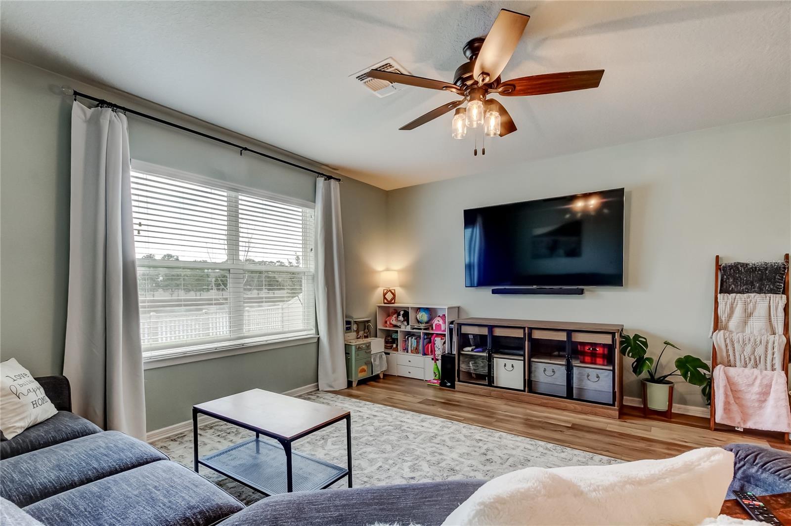 Image 4 of 41 For 6364 Dutton Drive