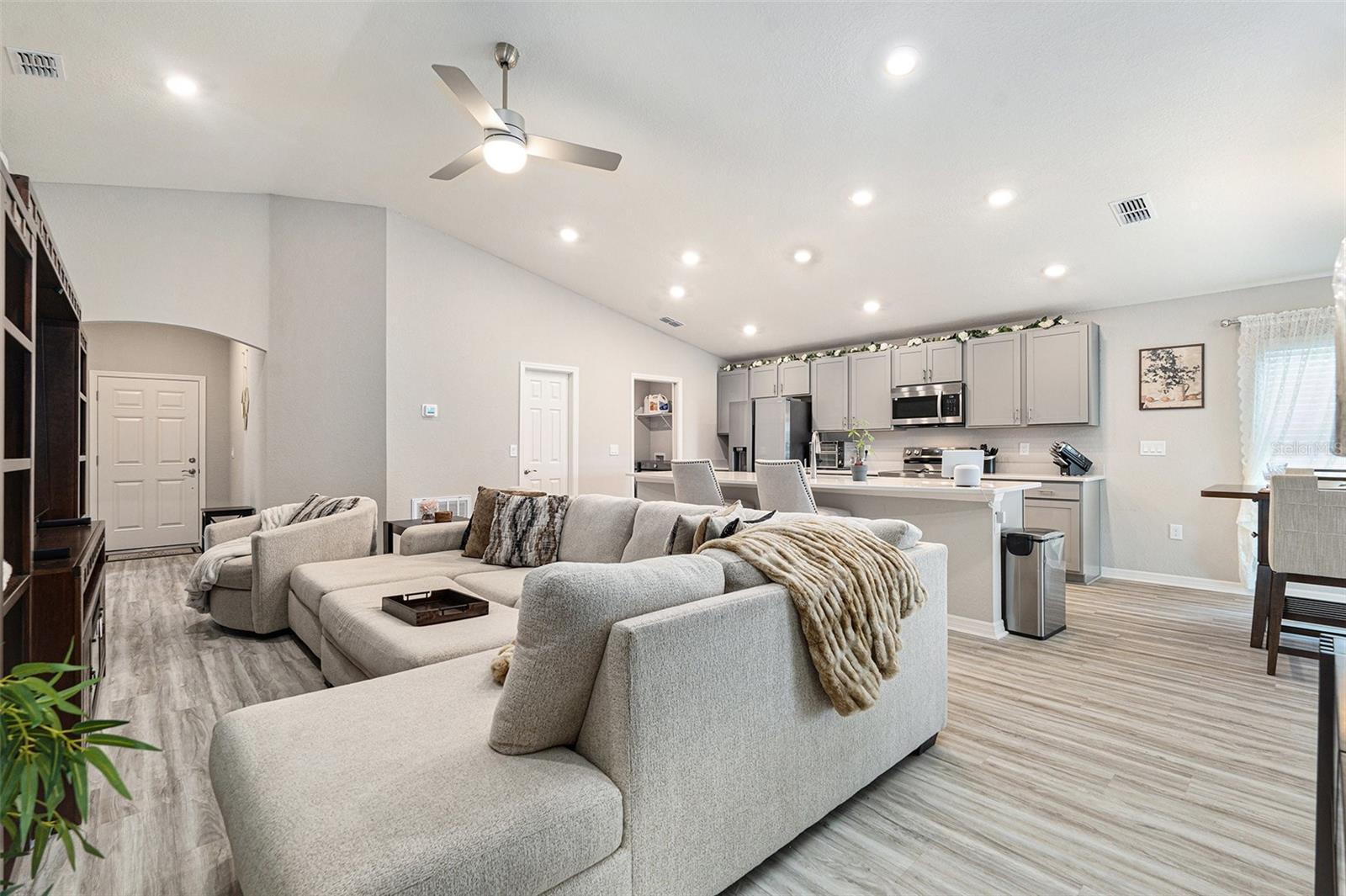 Image 9 of 33 For 6436 Pebblebrooke Way