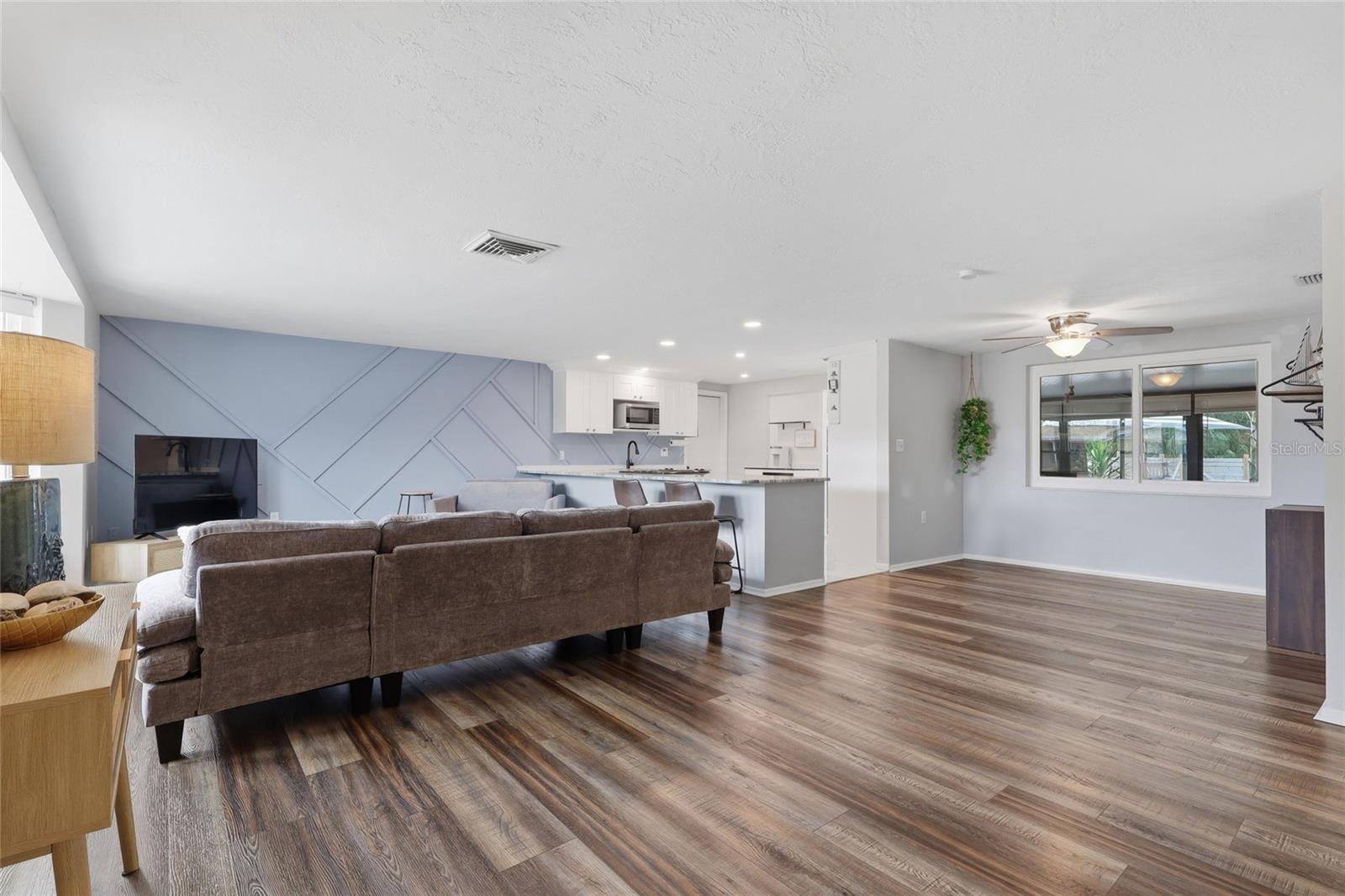 Image 4 of 30 For 7209 Magnolia Valley Drive