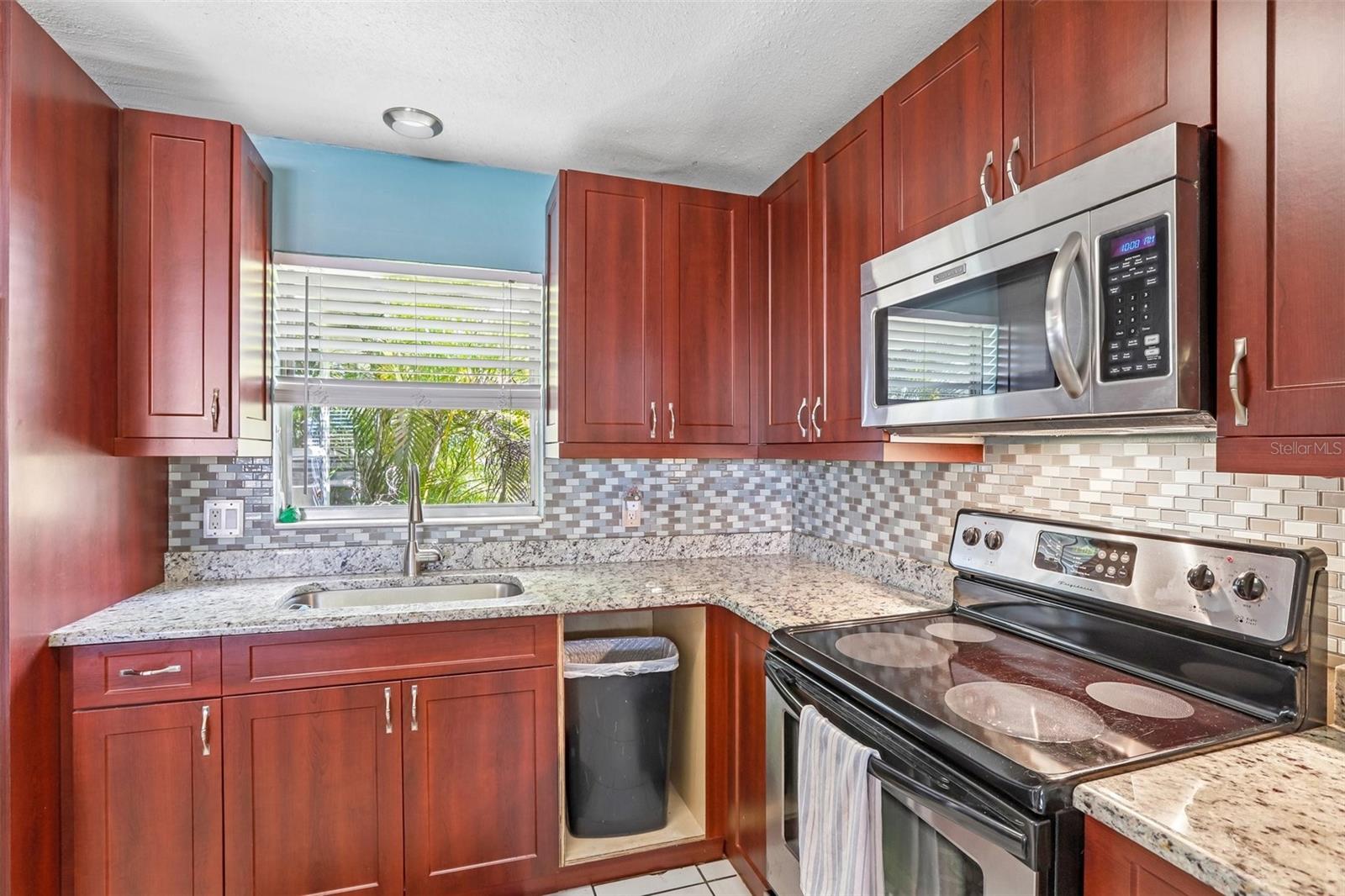 Image 11 of 27 For 5775 57th Avenue N