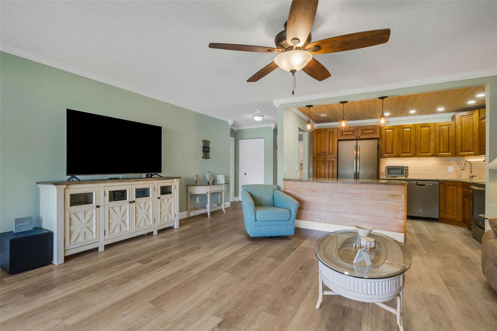 Image 10 of 30 For 203 Aspen Circle 203